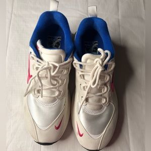 Nike International Air Max. Women’s size 8.5. White/blue/pink